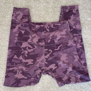 LULULEMON PINK CAMO ALIGN LEGGINGS!